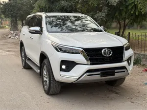 Toyota Fortuner 2.7 V 2021 for Sale