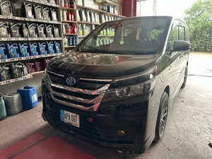 Toyota Voxy X 2014 for Sale