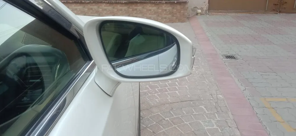 Toyota Crown 2014 for Sale in Lahore Toyota Crown 2014 for Sale in Lahore Image-12