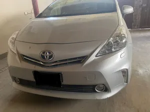 Toyota Prius Alpha G Touring 2014 for Sale