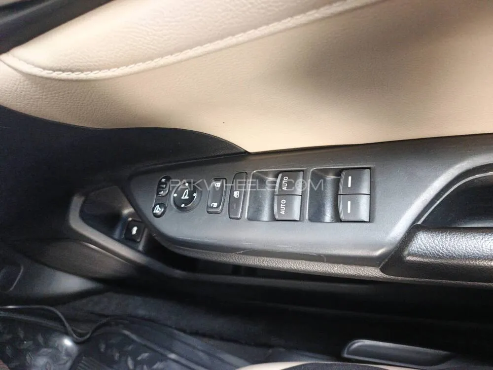 Honda Civic 2021 for Sale in Lahore Honda Civic 2021 for Sale in Lahore Image-12