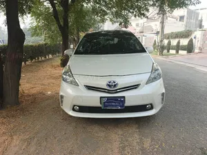 Toyota Prius Alpha S Touring 2013 for Sale