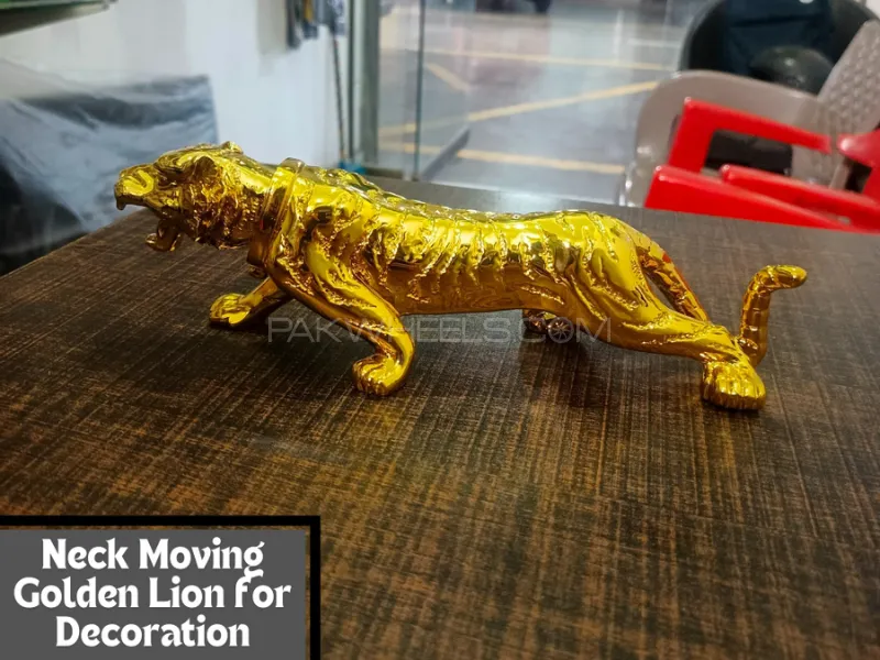 Car Ornaments Moving Neck Lion Figurine Interior Dashboard Decoration 22cm - Golden Image-1