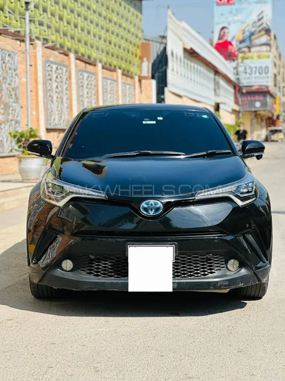 Toyota C-HR 2017 for Sale in Karachi Image-1