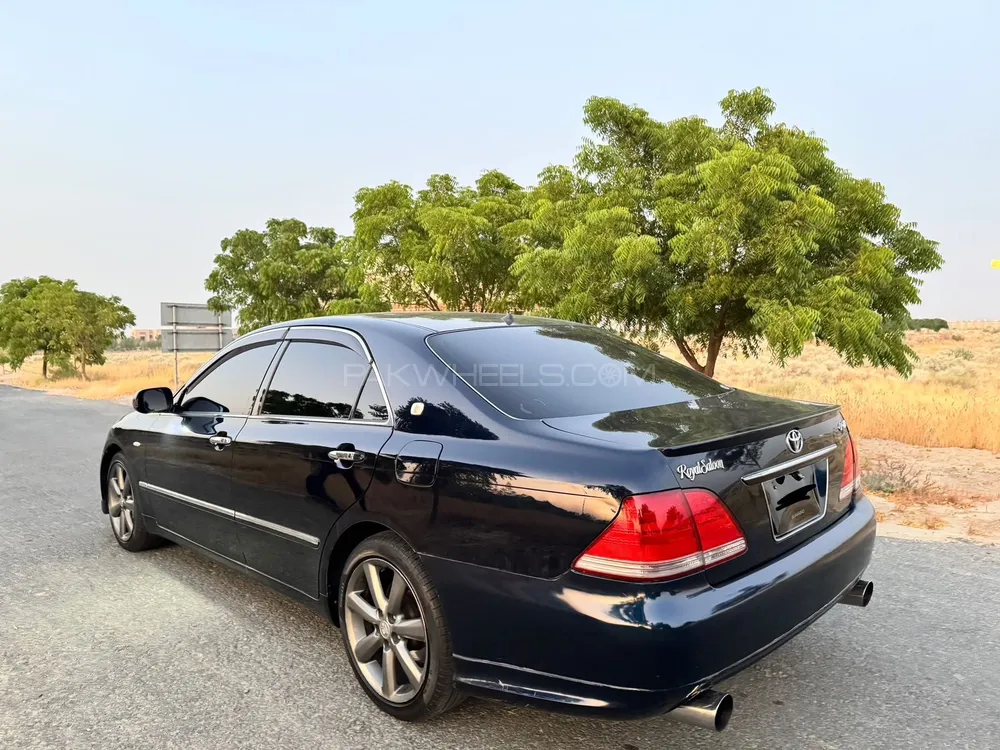 Toyota Crown 2004 for Sale in Lahore Toyota Crown 2004 for Sale in Lahore Image-4