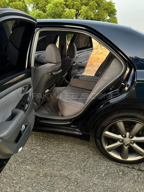 Toyota Crown 2004 for Sale in Lahore Toyota Crown 2004 for Sale in Lahore Image-8