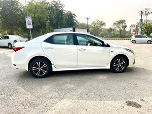 Toyota Corolla Altis Grande CVT-i 1.8 2018 for Sale