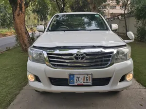 Toyota Hilux Vigo Champ V 2013 for Sale