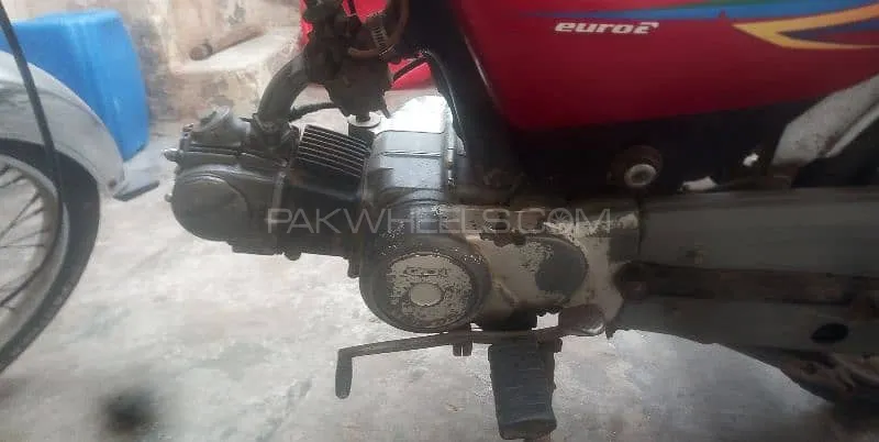 Crown RF 70 2005 for Sale Image-1