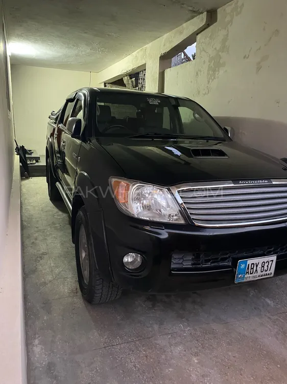 Toyota Hilux 2010 for Sale in Islamabad Image-1