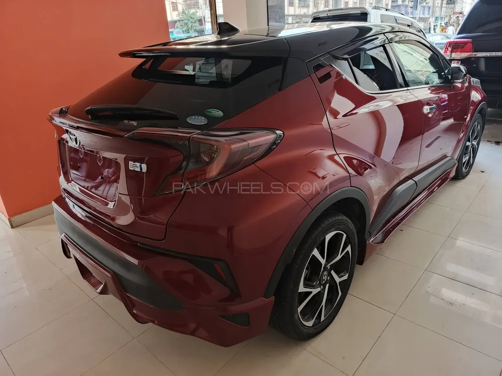 Toyota C-HR 2018 for Sale in Karachi Toyota C-HR 2018 for Sale in Karachi Image-5