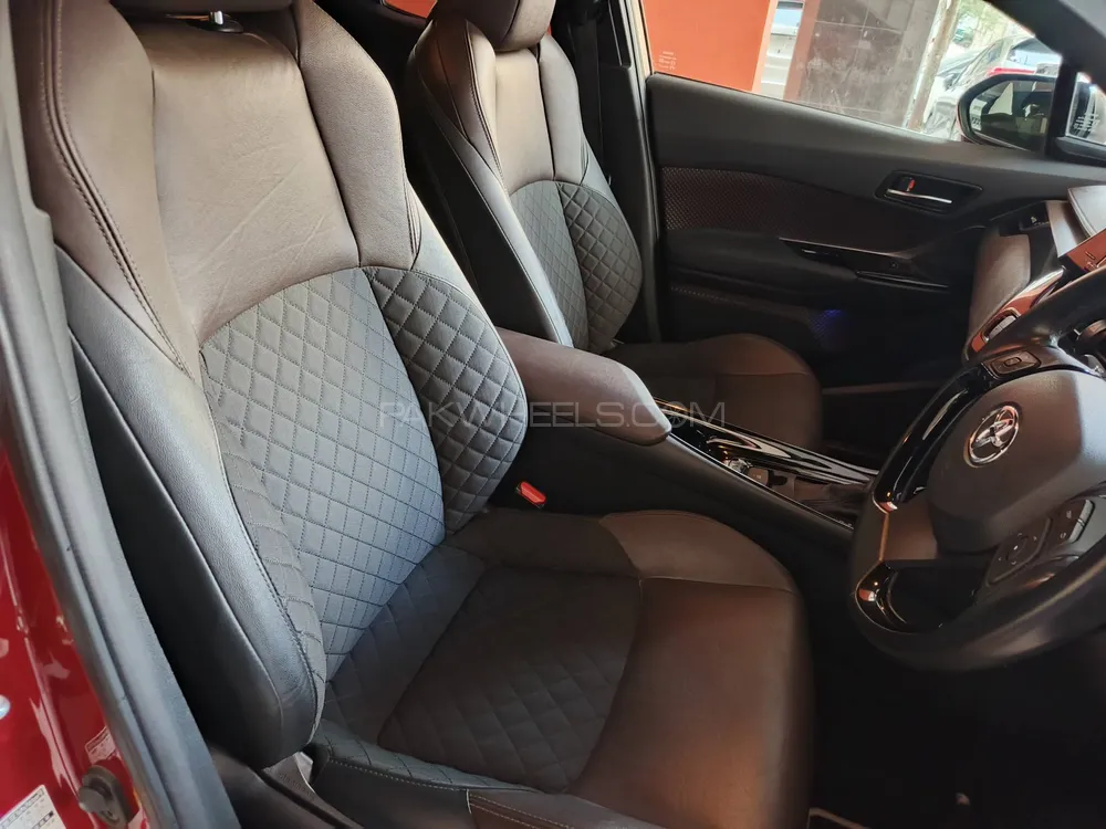Toyota C-HR 2018 for Sale in Karachi Toyota C-HR 2018 for Sale in Karachi Image-13