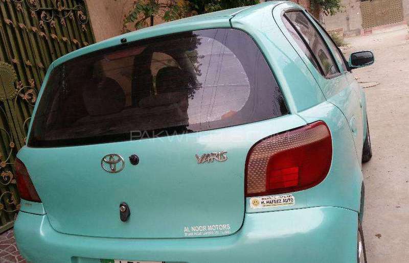 Toyota Yaris 2002 for Sale in Lahore Image-1