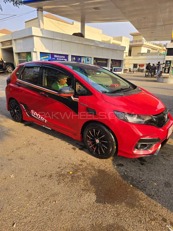 Honda Fit 2016 for Sale in Lahore Image-1