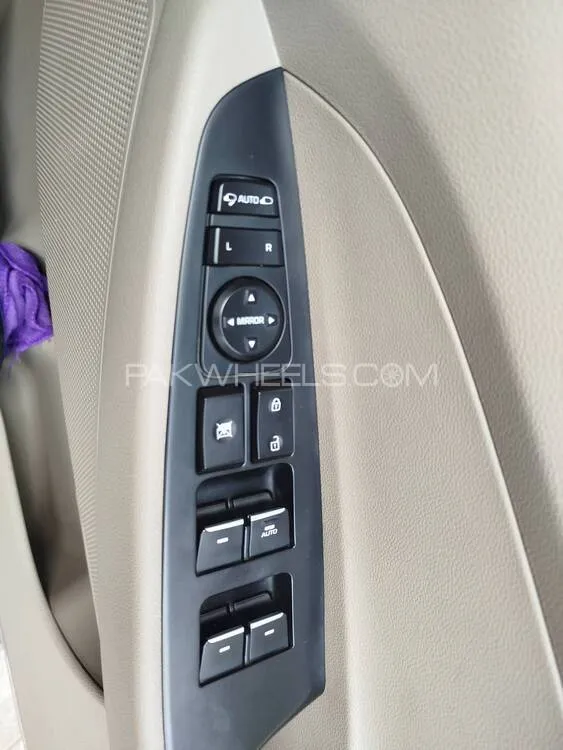 Hyundai Tucson 2023 for Sale in Lahore Hyundai Tucson 2023 for Sale in Lahore Image-12