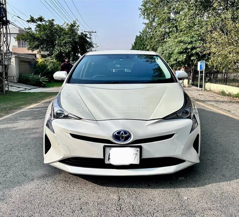 Toyota Prius 2016 for Sale in Lahore Image-1