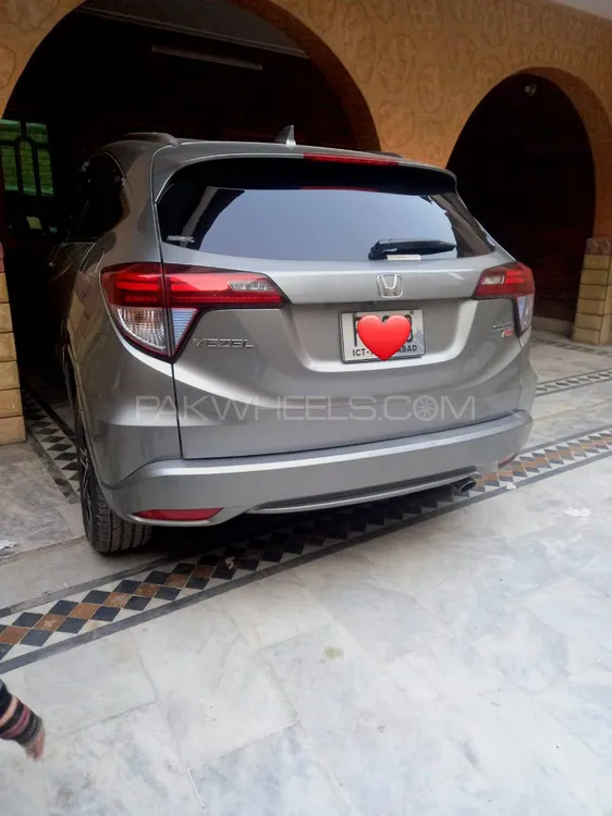 Honda Vezel 2014 for Sale in Peshawar Image-1