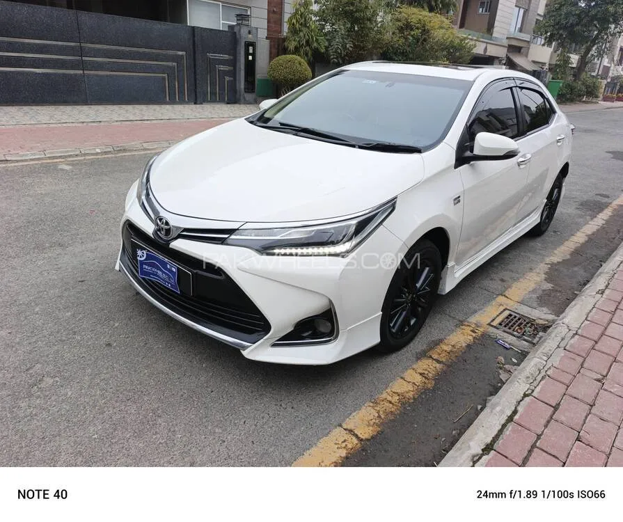 Toyota Corolla 2018 for Sale in Lahore Toyota Corolla 2018 for Sale in Lahore Image-3