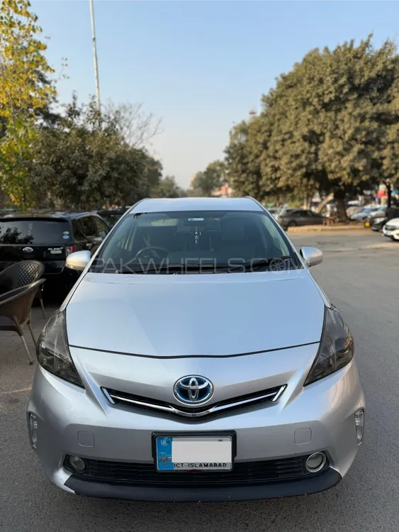 Toyota Prius Alpha 2014 for Sale in Islamabad Image-1