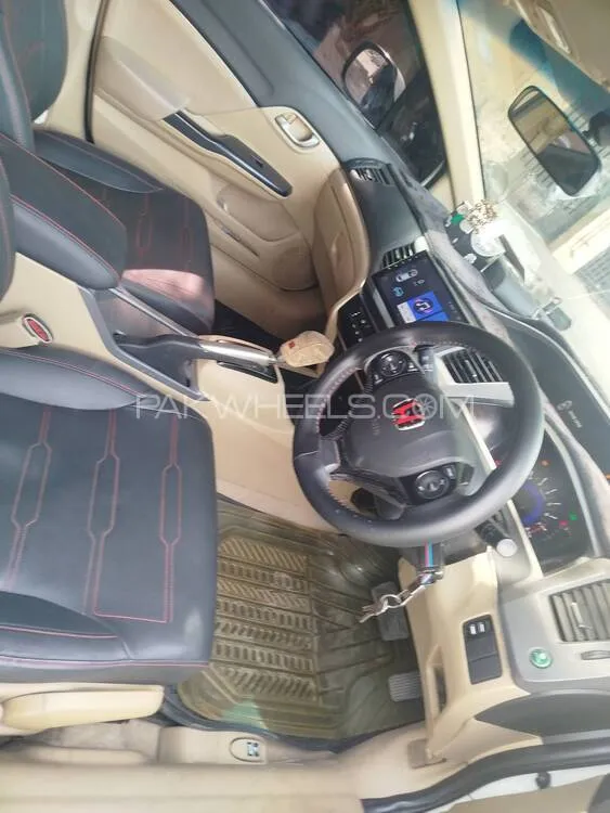 Honda Civic 2014 for Sale in Karachi Honda Civic 2014 for Sale in Karachi Image-10