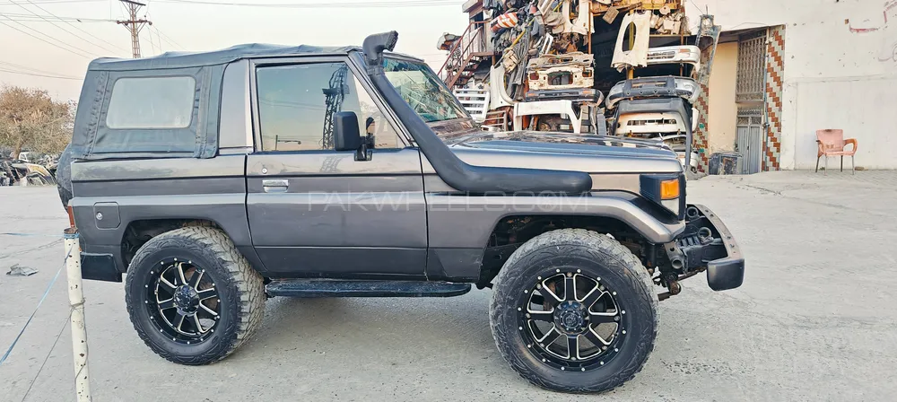 Toyota Land Cruiser 1990 for Sale in Islamabad Image-1