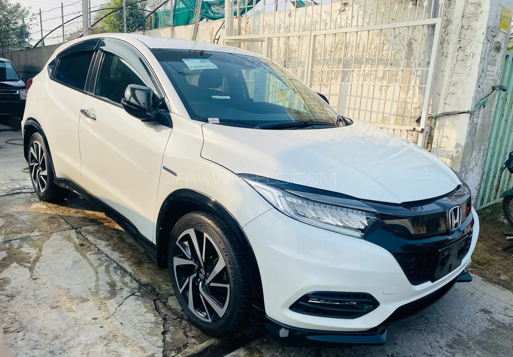 Honda Vezel 2018 for Sale in Lahore Image-1