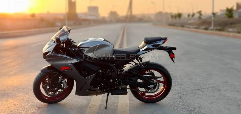 سوزوکی GSX-R600 2018 for Sale سوزوکی GSX-R600 2018 for Sale Image-8