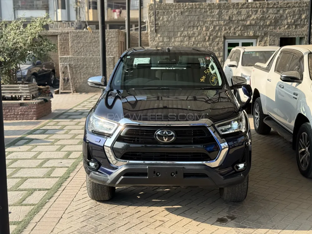 Toyota Hilux 2021 for Sale in Karachi Image-1