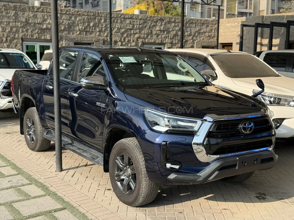 Toyota Hilux 2021 for Sale in Karachi Toyota Hilux 2021 for Sale in Karachi Image-3