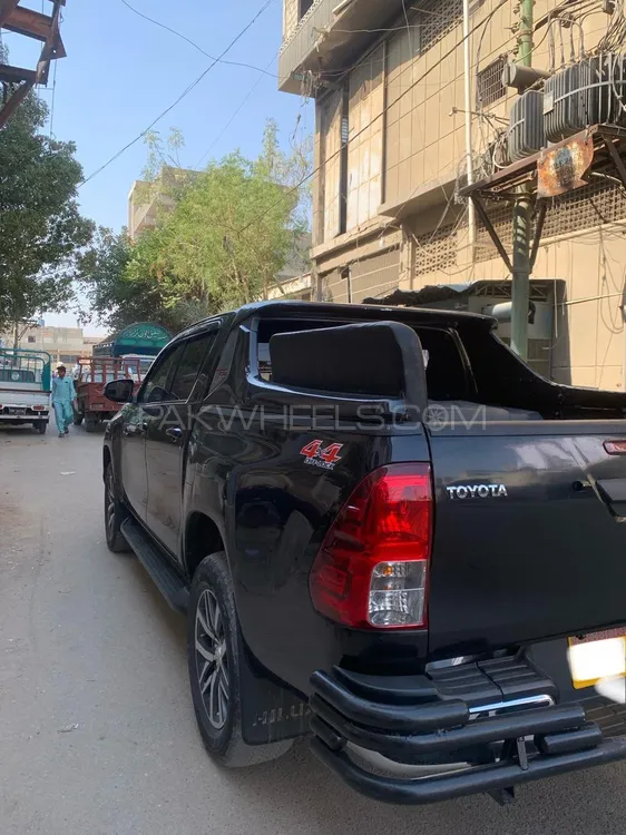 ٹویوٹا ہائیلکس 2022 for Sale in کراچی ٹویوٹا ہائیلکس 2022 for Sale in کراچی Image-5