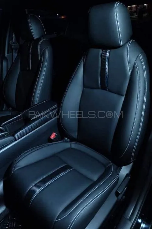 Car poshish honda civic in japanies leather, Image-1