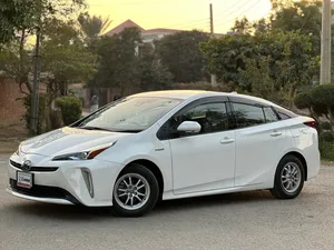Toyota Prius S Touring Selection 2020 for Sale