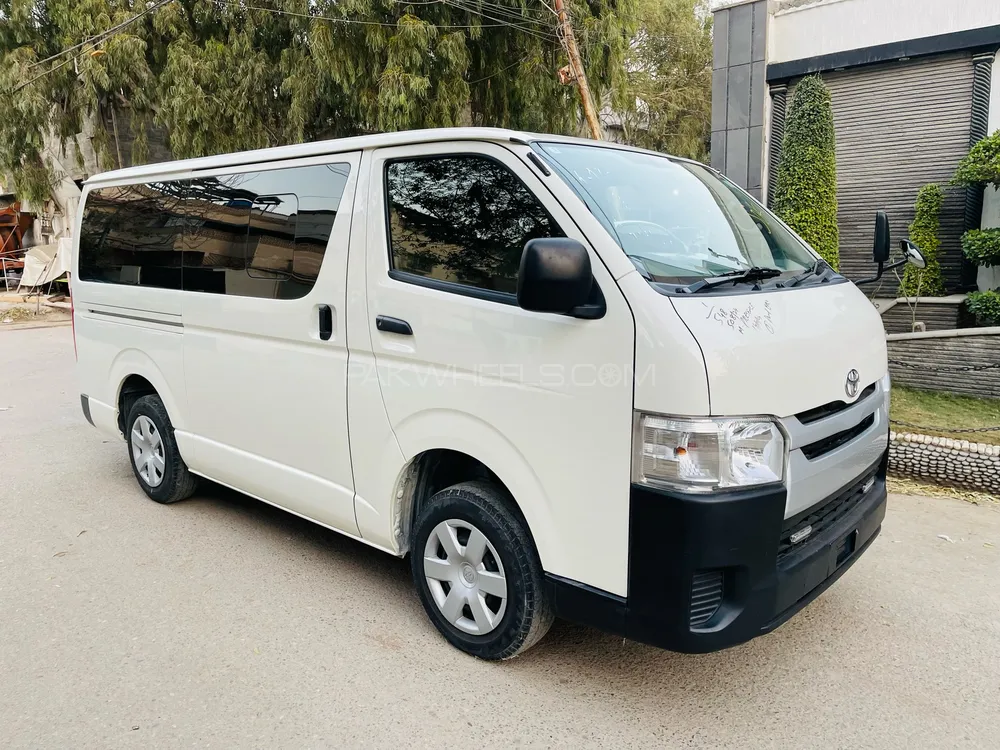 Toyota Hiace 2019 for Sale in Karachi Image-1