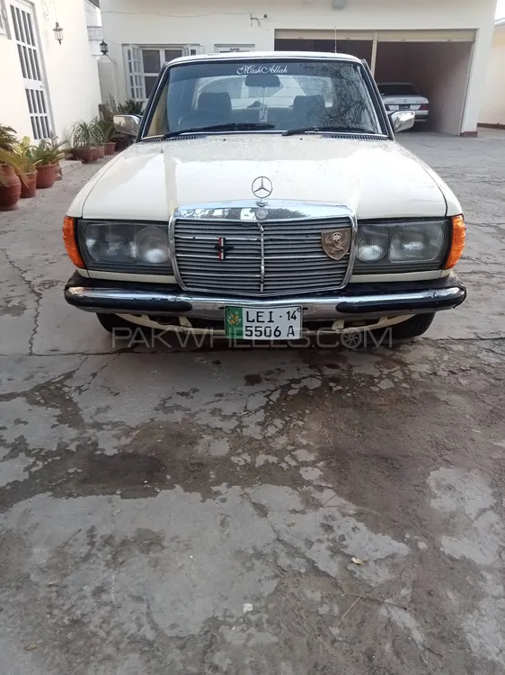 Mercedes Benz E Class 1982 for Sale in Jhelum Image-1