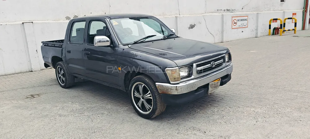 Toyota Hilux 2006 for Sale in Islamabad Image-1