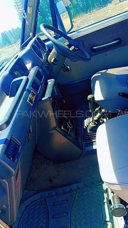 Mitsubishi Pajero 1998 for Sale in Swat Image-1
