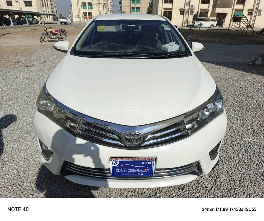 Toyota Corolla 2015 for Sale in Peshawar Image-1