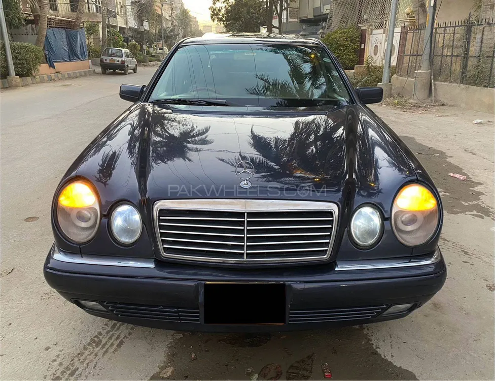 Mercedes Benz E Class 1999 for Sale in Karachi Image-1