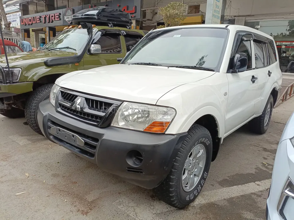 Mitsubishi Pajero 2005 for Sale in Islamabad Mitsubishi Pajero 2005 for Sale in Islamabad Image-3