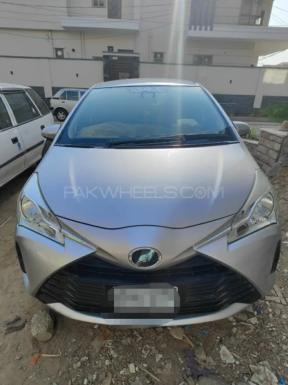 Toyota Vitz 2018 for Sale in Karachi Image-1