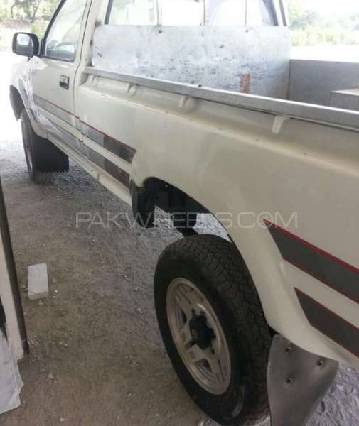 Toyota Hilux 1990 for Sale in Nowshera Image-1