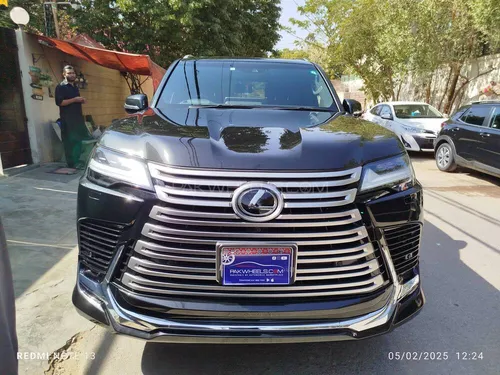 Slide lexus lx series lx 600 ultra luxury 2023 116039889