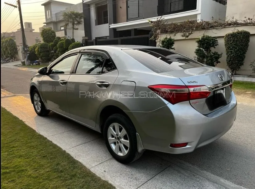 Toyota Corolla 2015 for Sale in Lahore Image-1