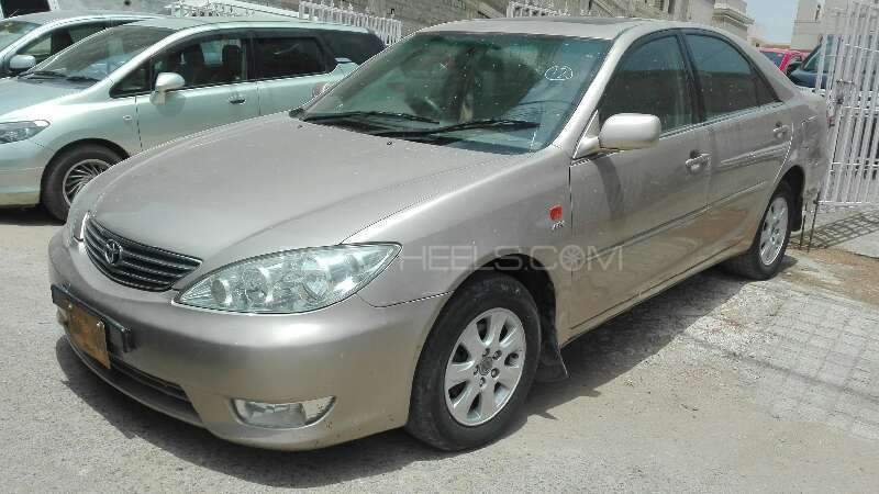 Toyota Camry 2004 for Sale in Karachi Image-1