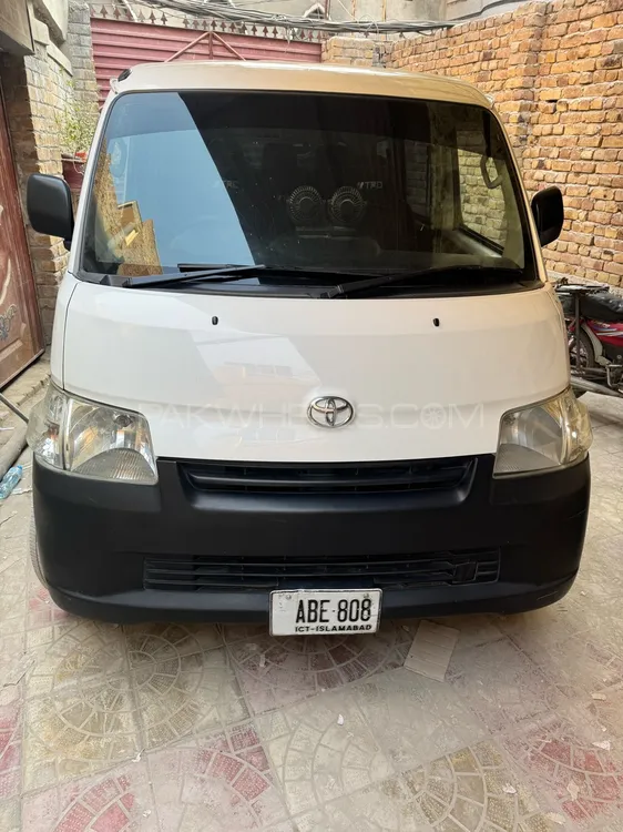 Toyota Town Ace 2010 for Sale in Peshawar Image-1