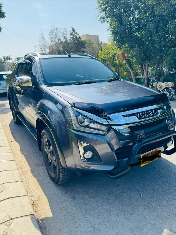ازوزو ڈی-میکس 2025 for Sale in کراچی Image-1