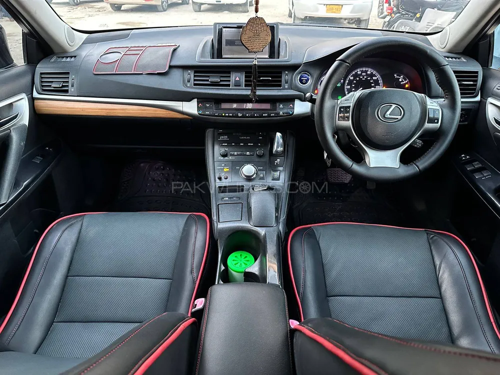 Lexus CT200h 2011 for Sale in Karachi Lexus CT200h 2011 for Sale in Karachi Image-10