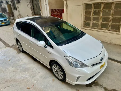 Slide toyota prius alpha g touring 2011 116530042