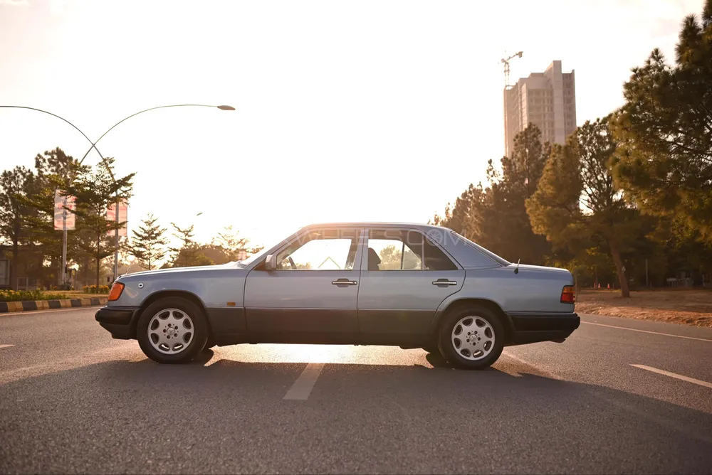 Mercedes Benz E Class 1989 for Sale in Islamabad Image-1