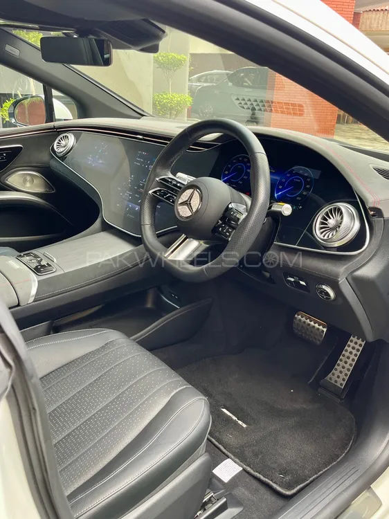Mercedes Benz EQS 2023 for Sale in Lahore Mercedes Benz EQS 2023 for Sale in Lahore Image-10